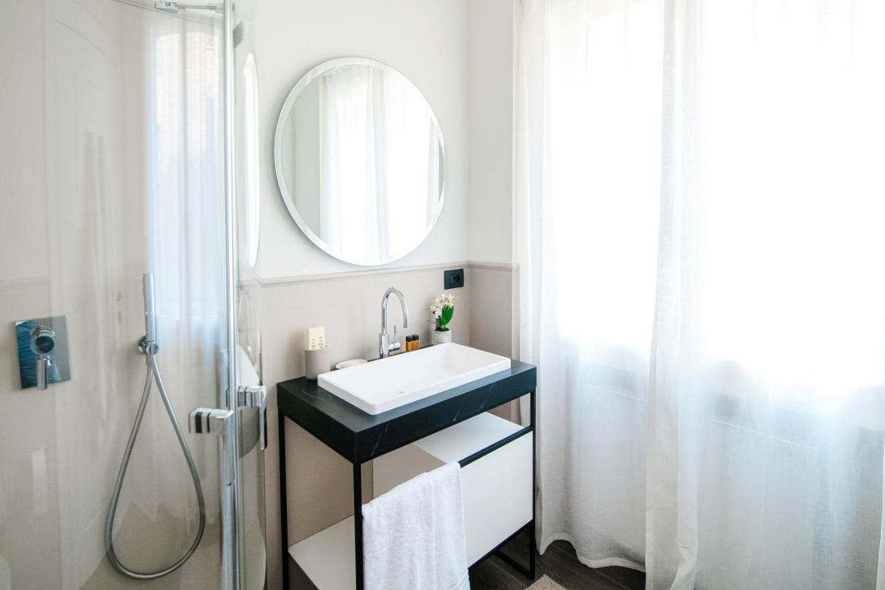 In Centro Luxury Rooms Комо Екстер'єр фото