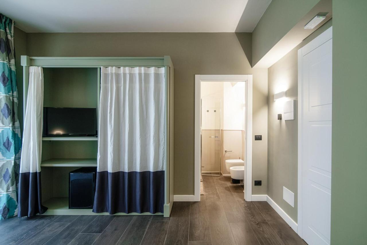 In Centro Luxury Rooms Комо Екстер'єр фото