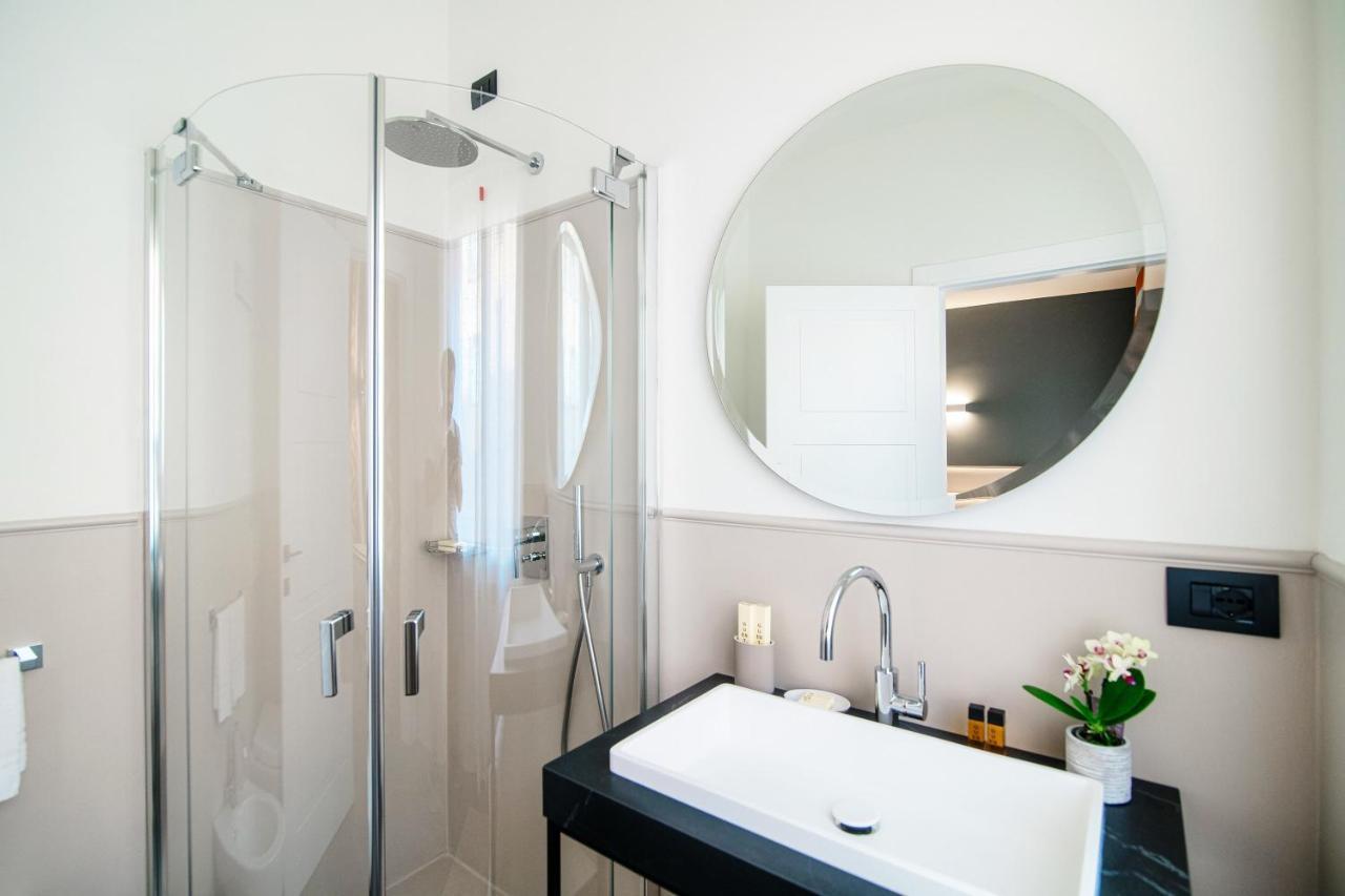 In Centro Luxury Rooms Комо Екстер'єр фото