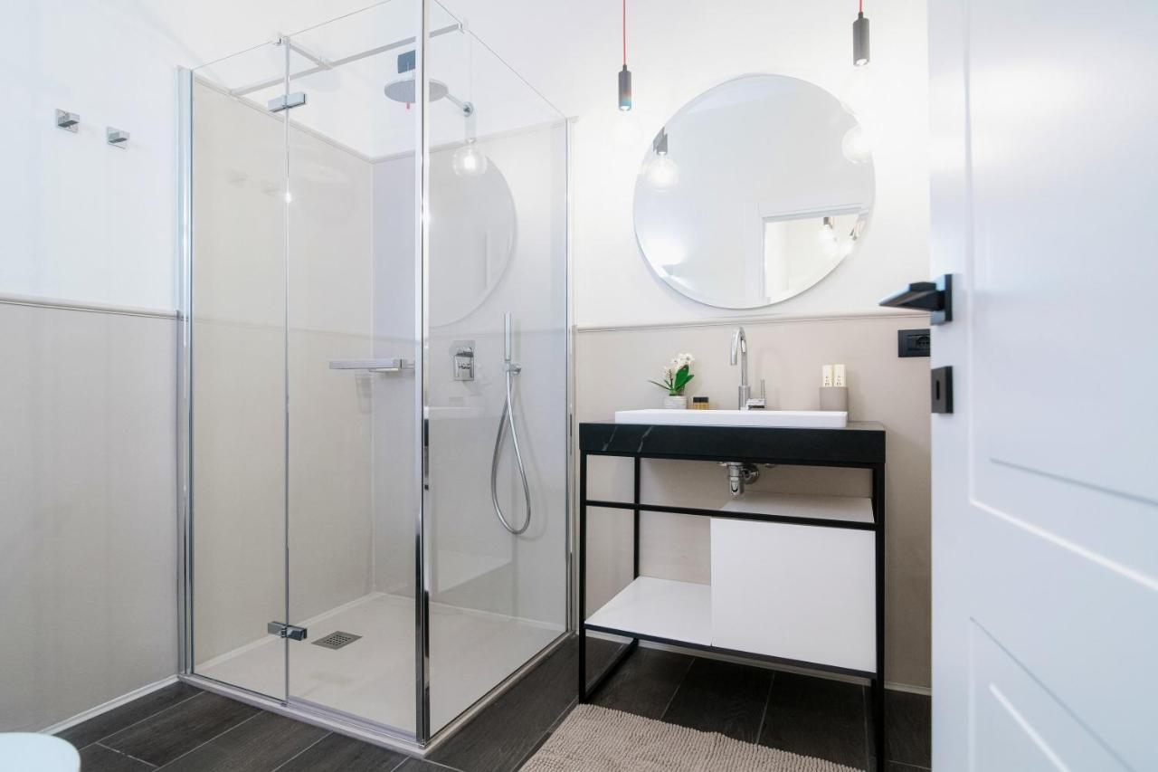 In Centro Luxury Rooms Комо Екстер'єр фото