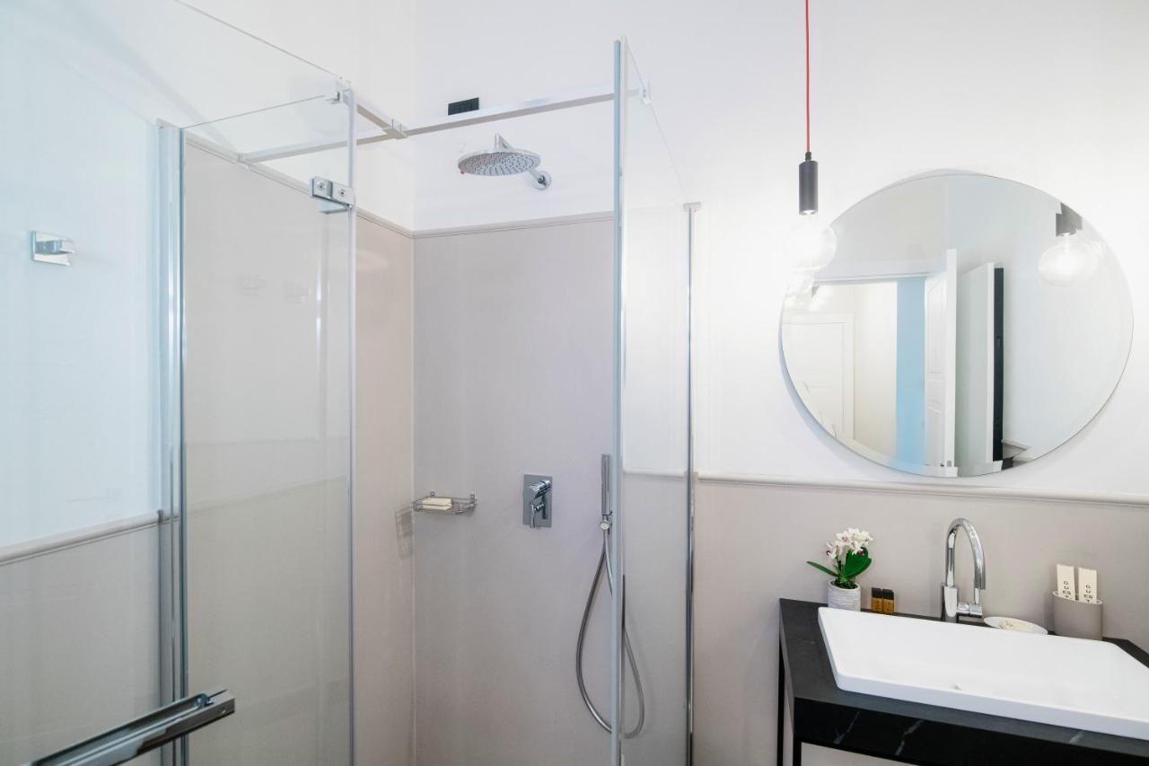 In Centro Luxury Rooms Комо Екстер'єр фото