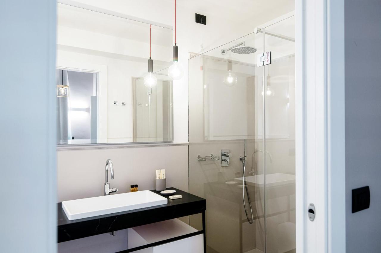 In Centro Luxury Rooms Комо Екстер'єр фото