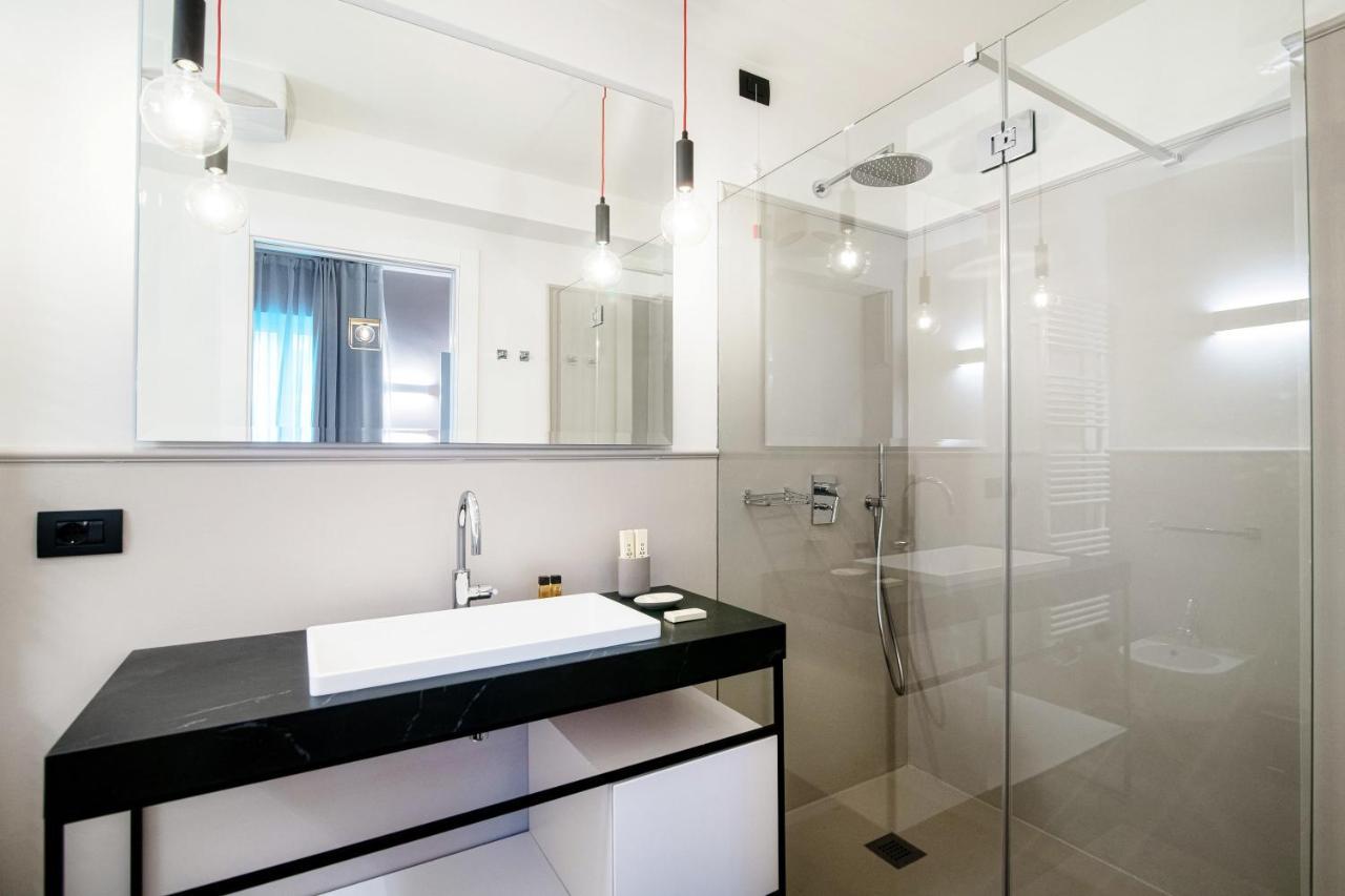 In Centro Luxury Rooms Комо Екстер'єр фото