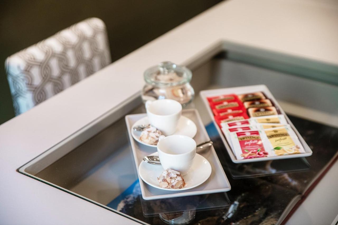 In Centro Luxury Rooms Комо Екстер'єр фото