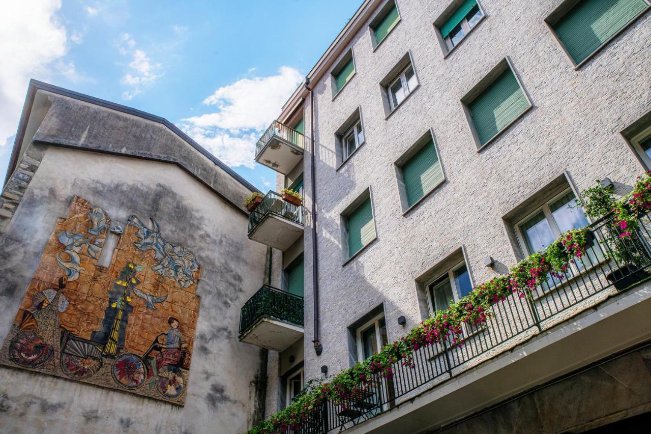 In Centro Luxury Rooms Комо Екстер'єр фото